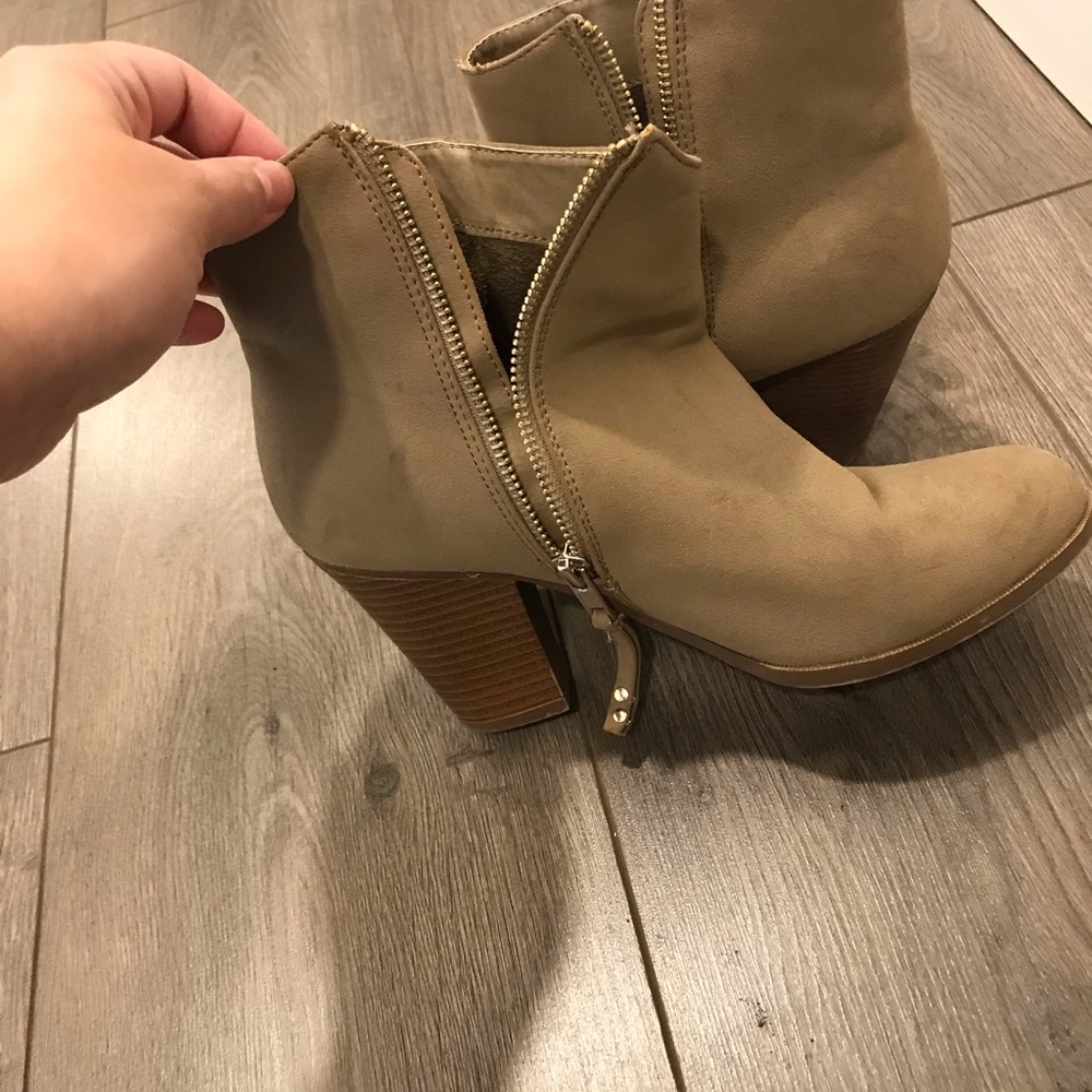 Degrees caramel booties